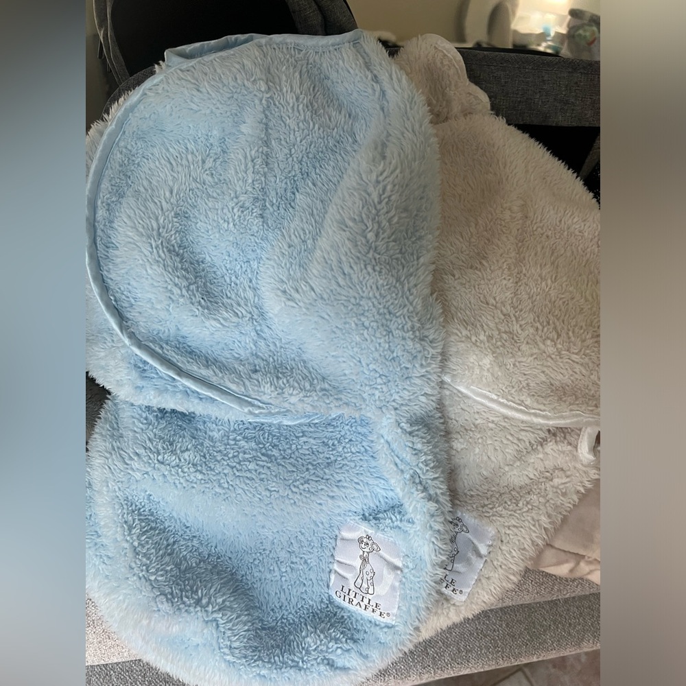 Little giraffe stretch chenille dream pod